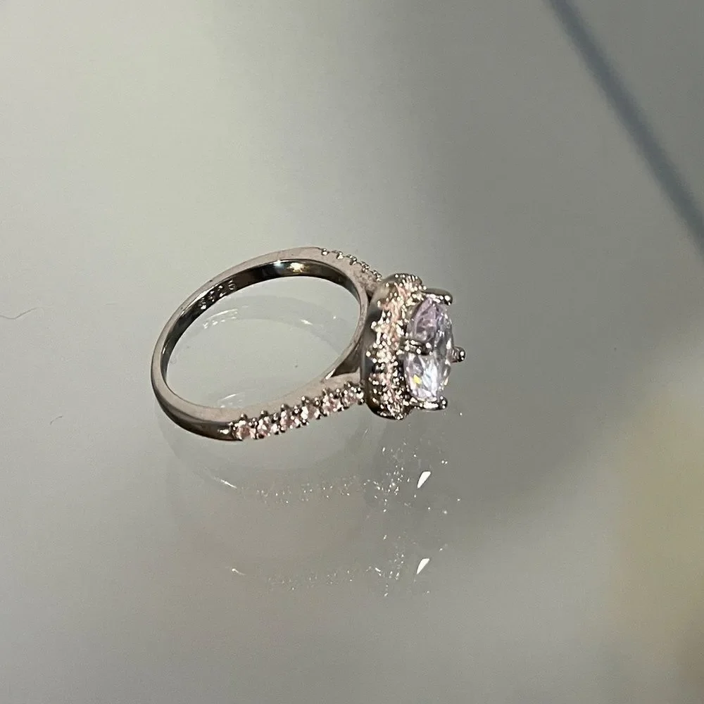 The Sphere 925 and cubic zirconia gorgeous engagement ring